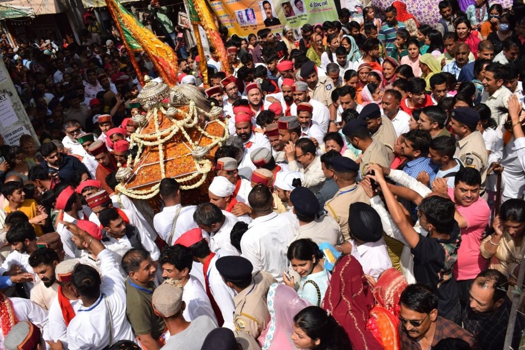 तीन दिवसीय शूलिनी मेले का आरंभ 1 cde6a613 8d58 4ec1 84a6 d415df31ff86