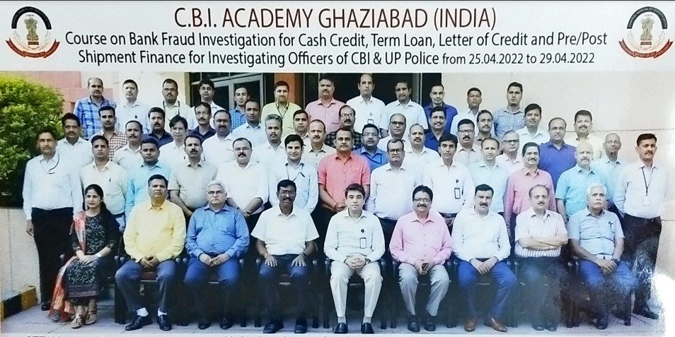 इन्वेस्टिगेशन ऑन बैंक में पुलिस कमिश्नर आलोक सिंह के प्रयास से गौतम बुध नगर मे 10 निरीक्षकों ने सीबीआई अकादमी गाजियाबाद मैं ट्रेनिंग दी 1 d46155c8 8471 4100 a860 d3af90b876b5