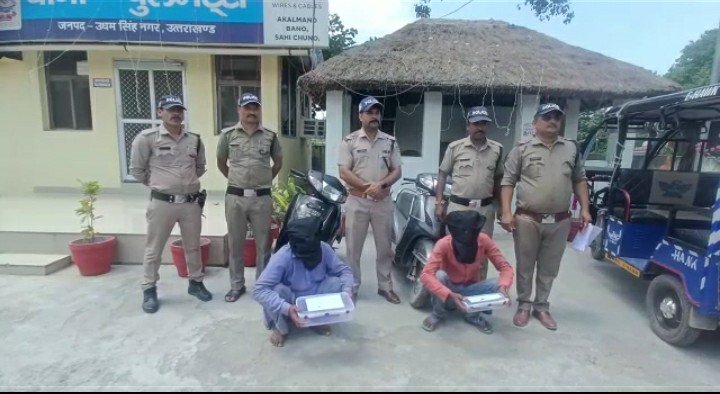 आजीवन सजा काट रहा अपराधी चला रहा गिरोह, पुलिस ने चोरी की स्कूटी व हथियारों के साथ किया गिरफ्तार 1 ea08f30c cadb 45e5 b778 e3e47f2f30c9