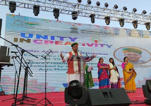 संस्कृति मंत्रालय ने कला, संस्कृति और संगीत से भरे उत्सव में विजेताओं को पुरस्कृत किया 7 image0013XMC