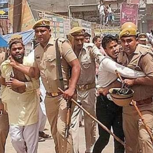 पुलिस ने बड़ी संख्या में कांग्रेस नेताओं को लिया हिरासत में 1